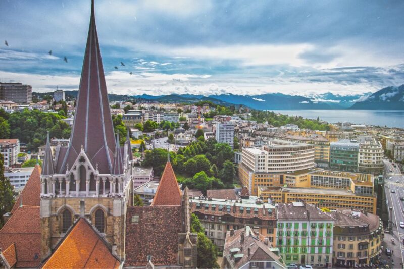 Lausanne Highlights Self Guided Scavenger Hunt & Tour - Discovering Esplanade Du Flon