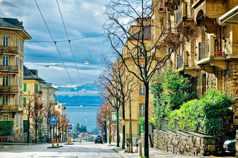 Lausanne Highlights Self Guided Scavenger Hunt & Tour - Solving Riddles and Unlocking Facts