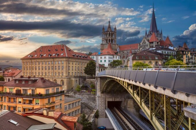 Lausanne Highlights Self Guided Scavenger Hunt & Tour - Suitable for Couples, Groups, Families