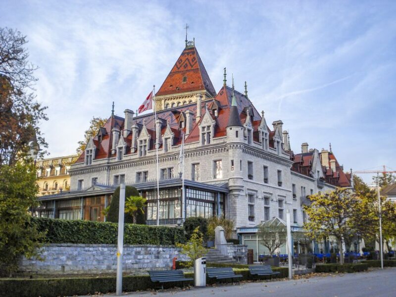 Lausanne: Private Architecture Tour With a Local Expert - Exploring Lausanne Cathedral