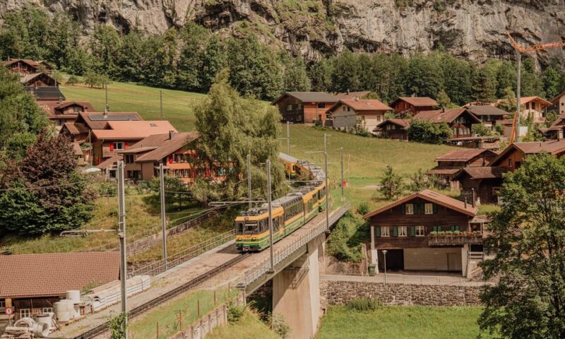 Lauterbrunnen: Professional Photoshoot at the Best Spots. - Meeting Point and Transportation