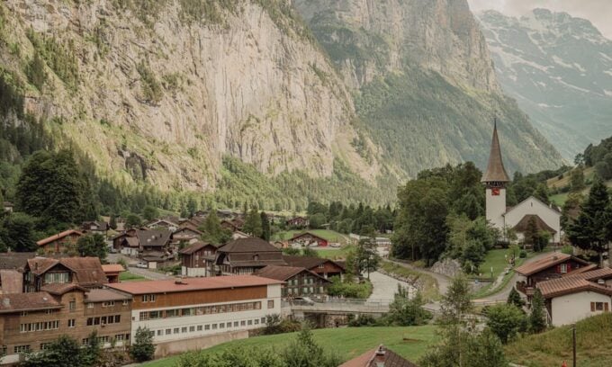 Lauterbrunnen: Professional Photoshoot at the Best Spots. - Photoshoot Experience and Duration