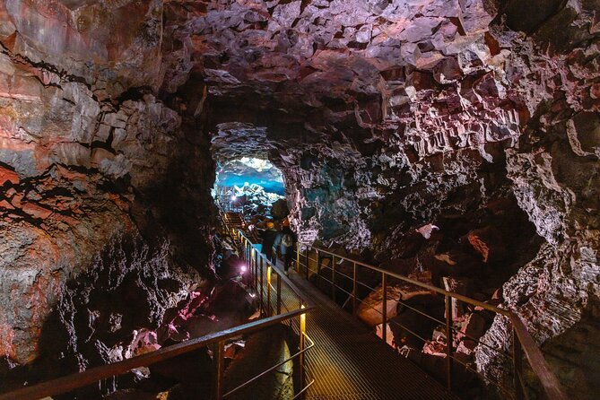 Lava Caving Experience - Geological Wonders of the Blue Mountains