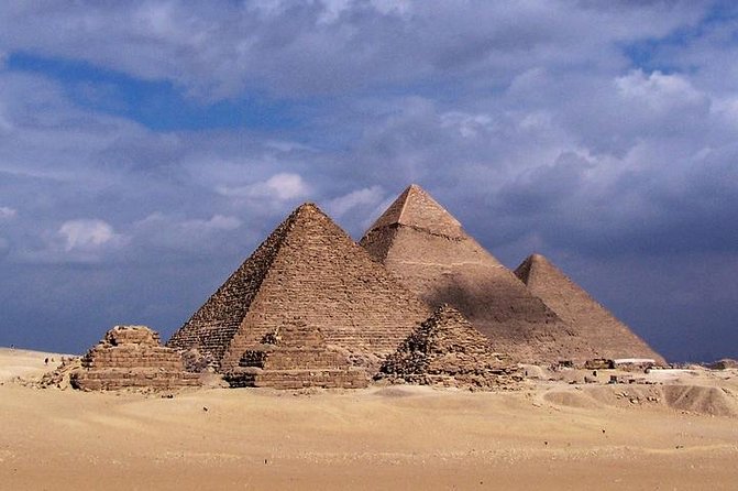 Layover to Giza Pyramids, Sakkara, Dahshur Pyramids & Memphis - Exploring the Giza Pyramids