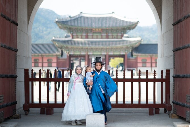 Layover Tour From Incheon Airport to Seoul With a Tour Specialist - Discover Bukchon Hanok Village