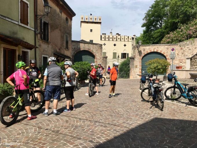 Lazise: Bike Tour and Wine Tasting - Personalized Guided Experience
