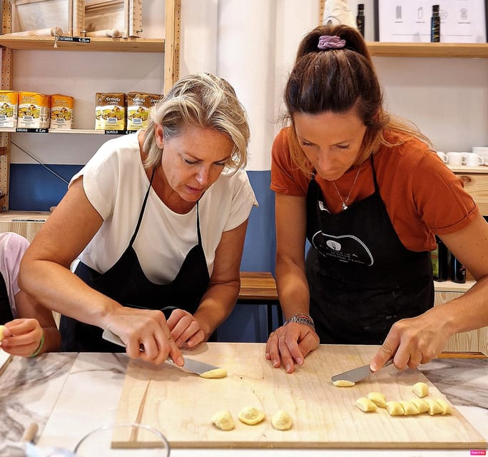 Lazise: Fresh Pasta Cooking Class With Meal and Wine - Dining Experience