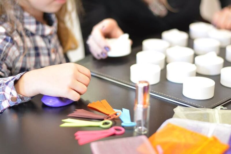 Le Petit Parfumeur: Perfume Creation Children in Grasse - Perfume Making for Children