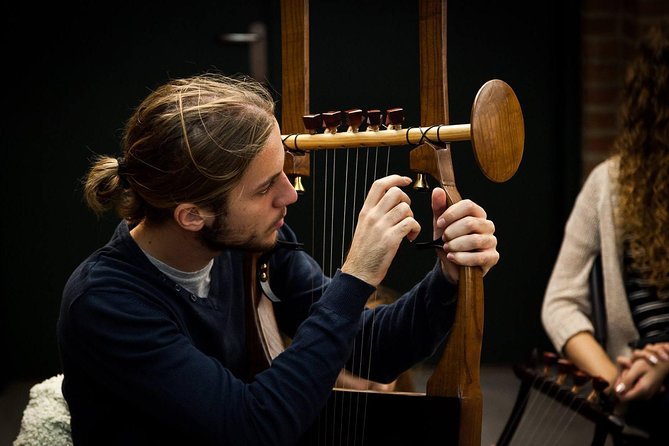 Learn an Ancient Music Instrument: The Lyre of Apollo - The Ancient Greek Lyre