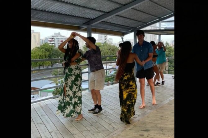 Learn Salsa in San Juan - Vivid Beginner Lesson - Overview of the Salsa Class