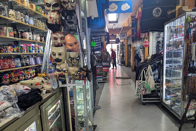 Learn the history and contents of the main market - Authentic Experiences and Tips