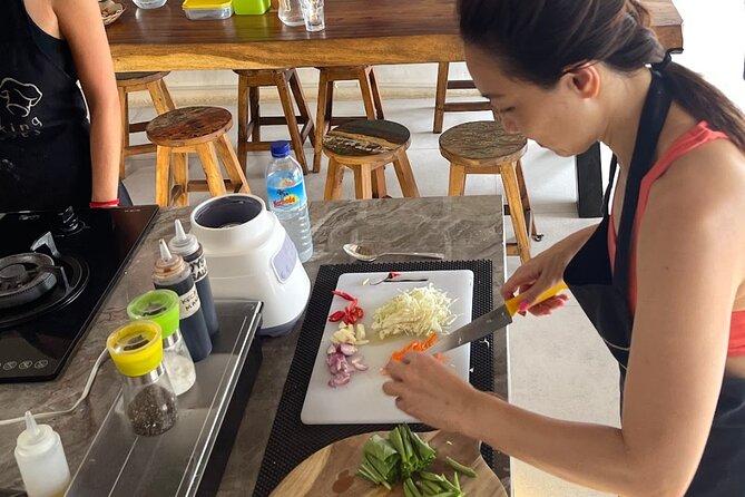 Learn to Cook Authentic Indonesian Food at Gili Cooking Classes - Transportation and Group Size