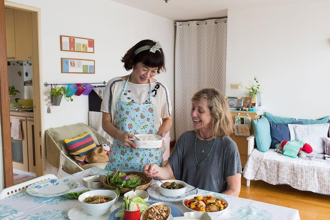 Learn To Cook in a Local Home: Private Cooking Class and Market Visit In Bangkok - Exploring the Local Market