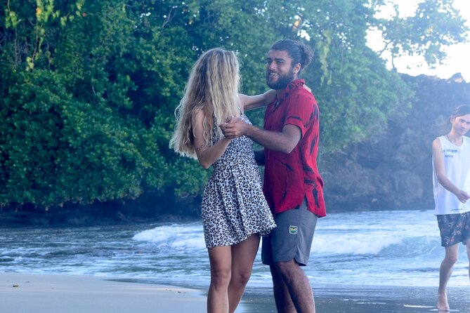 Learn to Dance - Salsa and Bachata in the Caribbean - Meeting Point