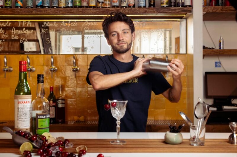 Learn to Make Cocktails With La Siroterie - Welcome and Refreshments