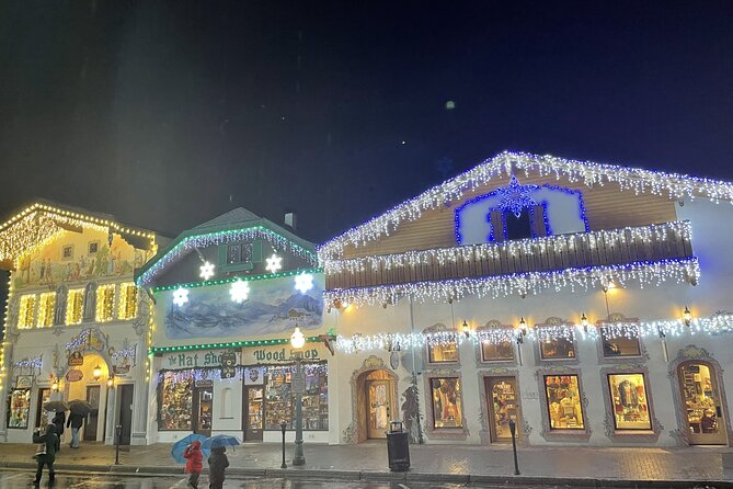 Leavenworth Christmas Lights Tour From Seattle - Bavarian-Style Holiday Atmosphere