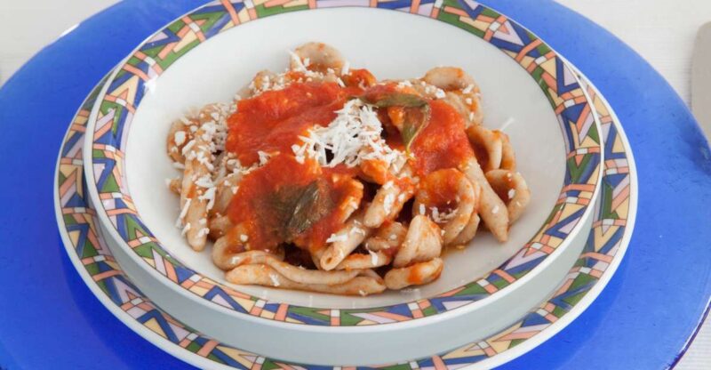 Lecce: Dining Experience at a Locals Home - Authentic Family Recipes and Flavors