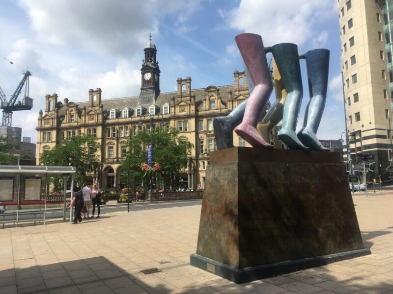 Leeds: 2-Hour Highlights Walking Tour - Discover Leeds Stories and People