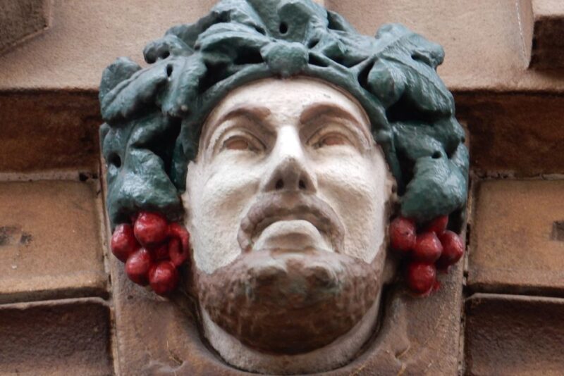 Leeds: Quirky Self-Guided Smartphone Heritage Walks - Explore Hidden Gems
