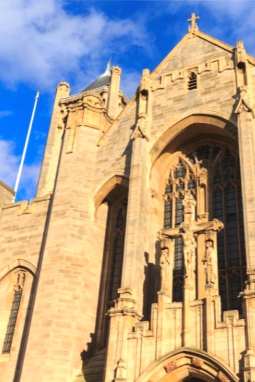 Leeds Scavenger Hunt and Sights Self-Guided Tour - Included Sights and Landmarks