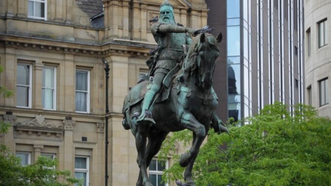 Leeds: Self-Guided Walking & Interactive Treasure Hunt Tour - Solving Puzzles and Challenges