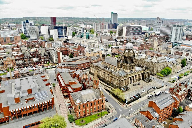 Leeds Tour App, Hidden Gems Game and Big Britain Quiz (1 Day Pass) UK - Meeting Location and Accessibility
