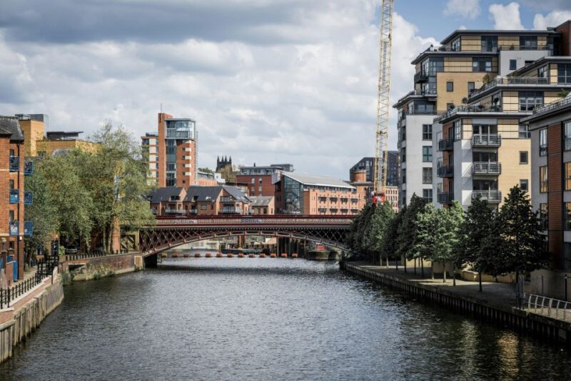 Leeds: Wagonways & Rails Treasure Hunt With Pub Stops - Puzzles and Clues Along the Way