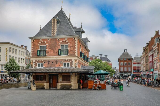 Leeuwarden: Walking Tour With Audio Guide on App - Group Tour Discounts
