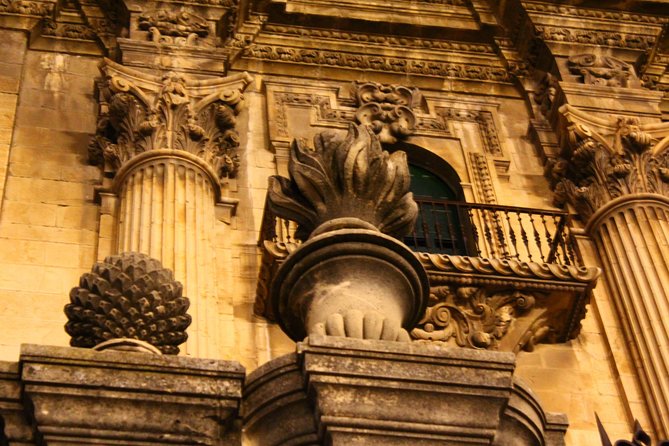 Legends and Mysteries Walk - Booking Information