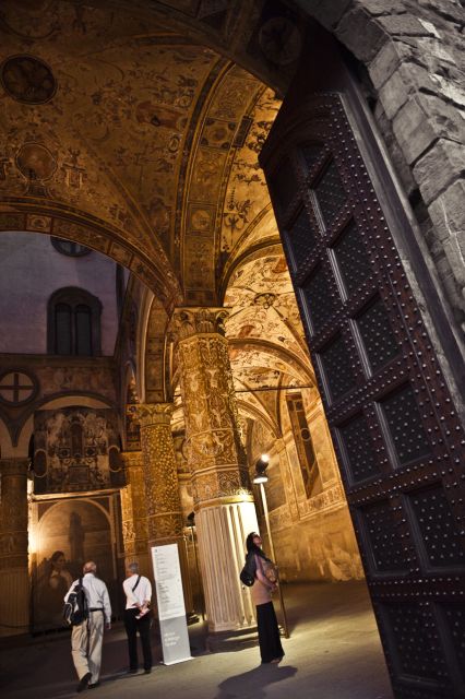 Legends of Florence: Exclusive Walking Tour by Night - Guidance and Language