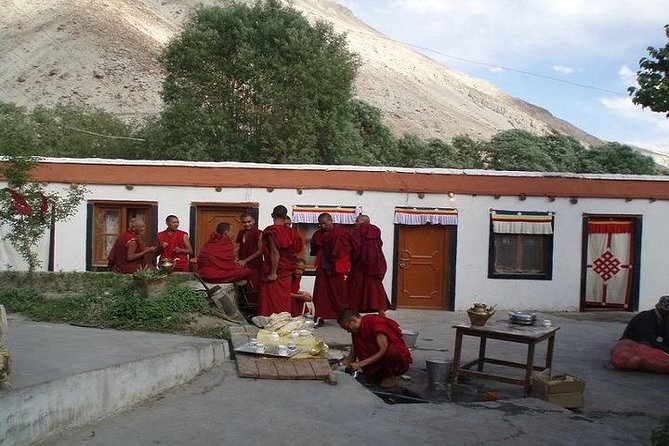 LEH LADAKH TOUR (6 Nights /7 Days) - Accommodation and Meals