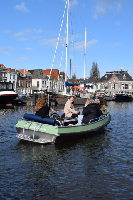 Leiden: Electric Boat Rental - Boat Operation and Safety