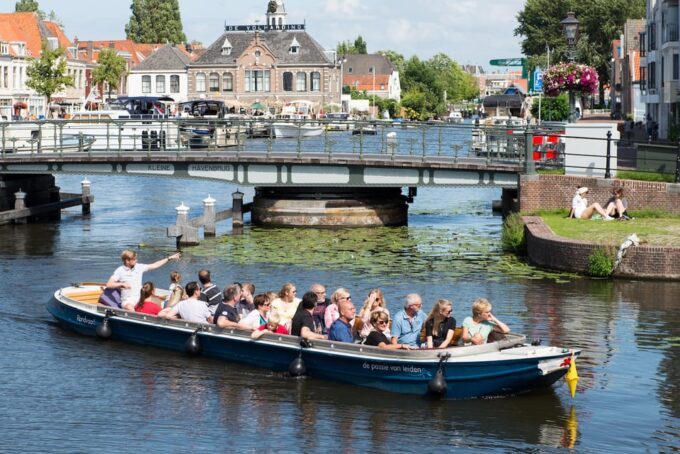 Leiden: Guided City Canal Cruise - Frequently Asked Questions