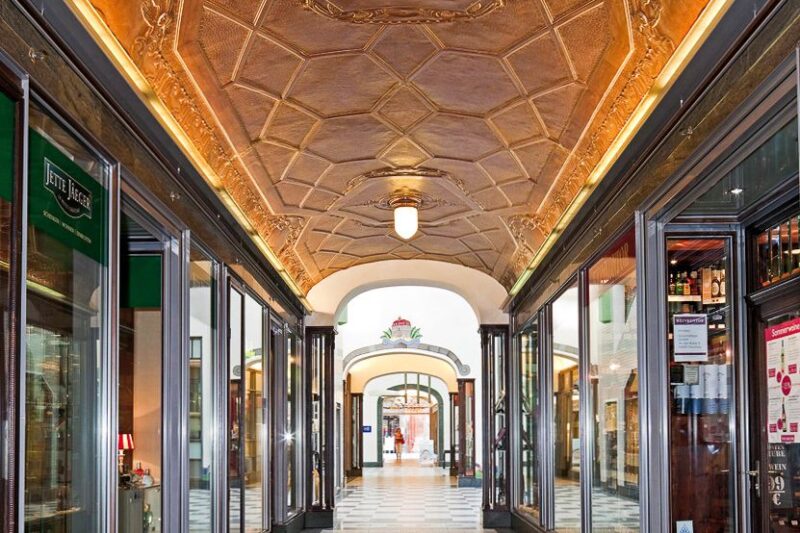 Leipzig: Farms, Houses, Trade - Passage Tour in German - Architectural Diversity and Charm
