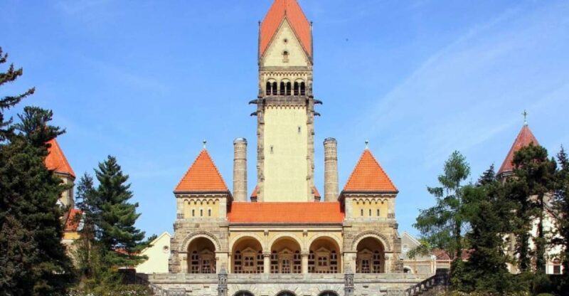 Leipzig: Guided Tour of the Southern Cemetery - Impressive Works of Art