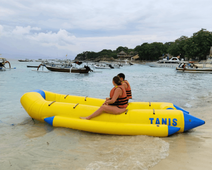 Lembongan Day Cruise: Activities in Lembongan - Refreshments and Beach Access