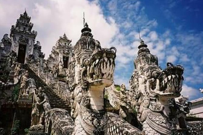 Lempuyang Temple Entrance Ticket All Inclusive - Guide Expertise and Assistance