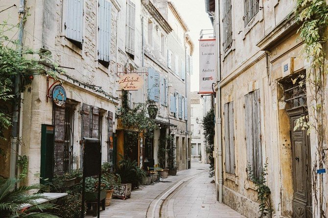 Les Baux De Provence: Wine Day Tour: 8 Hours - Enjoying Sound-and-Light Performances