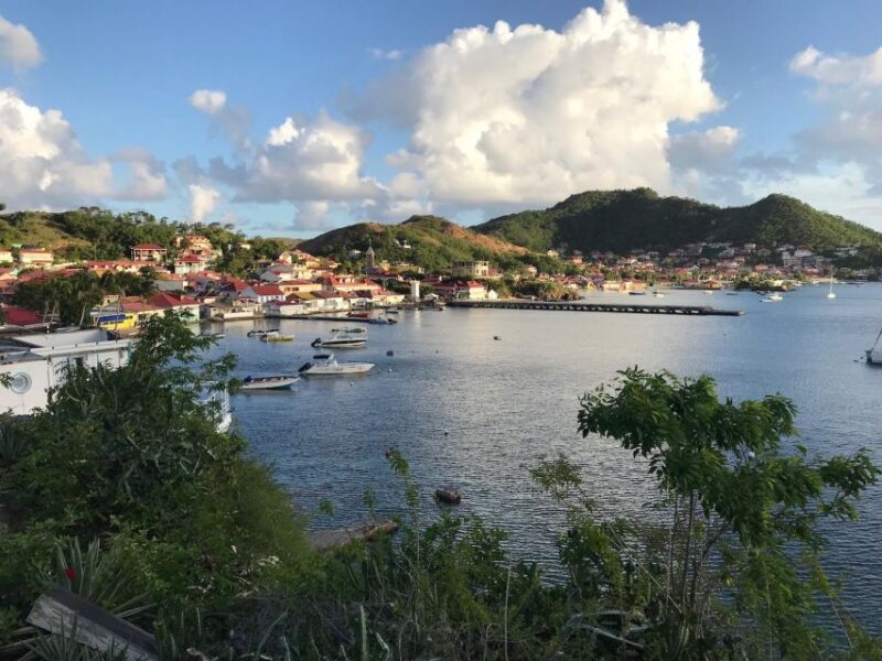 Les Saintes: Sailing & Snorkeling Boat Tour - Onboard Lunch