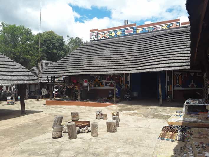 Lesedi Cultural Village: - Key Points