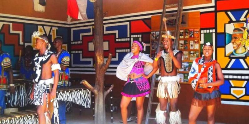 Lesedi Cultural Village Day Tour Including Buffet Lunch - Lunch and Amenities