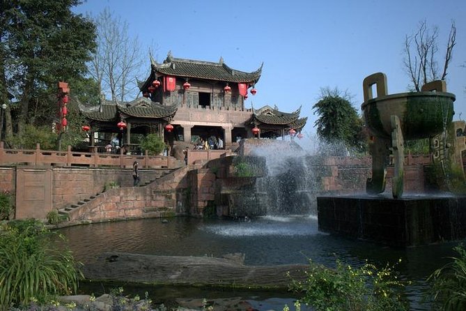 Leshan Giant Buddha and Huanglongxi Ancient Town Day Trip - Leshan Giant Buddha