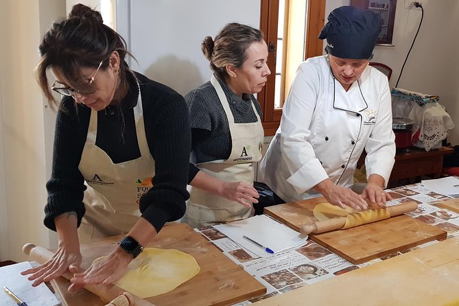 Lesson With Traditional Bolognese Cuisine Chef - Group Size and Accessibility