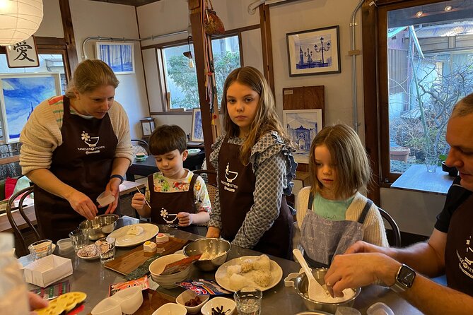 Let's Lunch / YANAKA MADAME HOME / Local Dish & Rice Ball Making. - Neighborhood: Yanaka in Tokyo