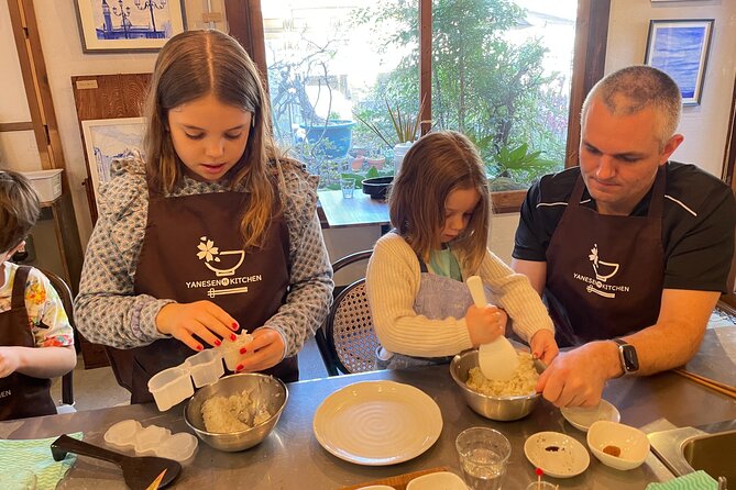 Let's Lunch / YANAKA MADAME HOME / Local Dish & Rice Ball Making. - Rice Ball Making Activity