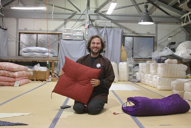 Lets Make a Zabuton Try Cotton Stuffing With Futon Craftsman - Photography Consent