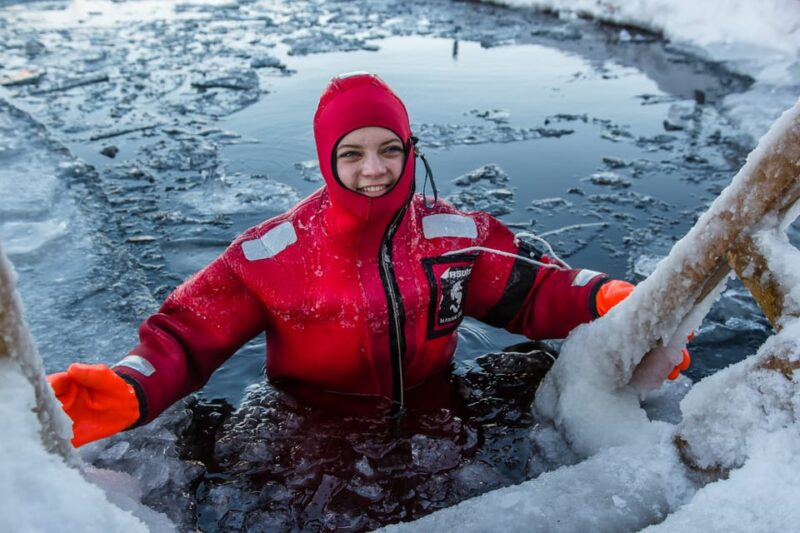 Levi: Arctic Ice Floating Adventure - Inclusions in the Activity
