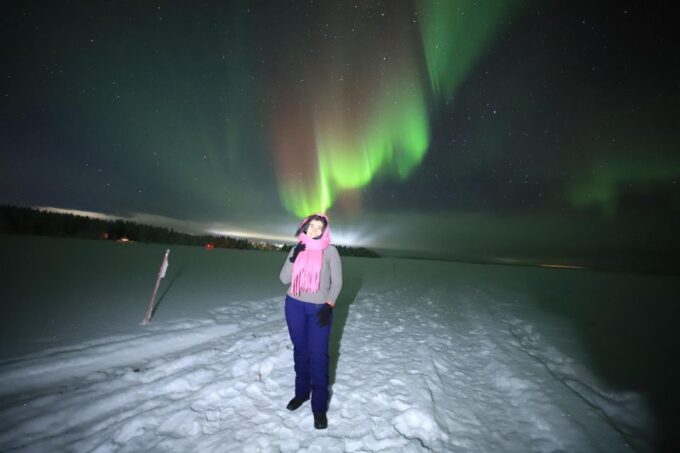 Levi: Aurora Borealis Bus & Snowshoe Tour With Hot Drink - Hot Drink and Snack