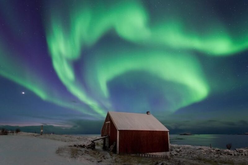 Levi: Northern Lights Hunt Including Campfire Snacks - Campfire Picnic and Beverages