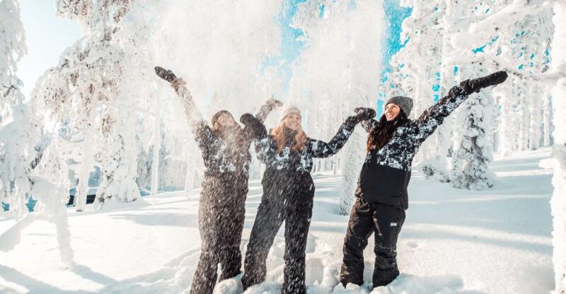 Levi: Winter Clothing Rental With Snow Boots and Gloves - Rental Service Details